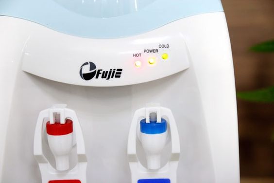 2 vòi nóng lạnh riêng biệt